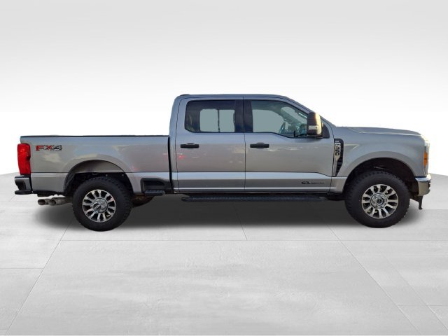 Used 2023 Ford F350 4x4 Crew Cab Super Duty image 17