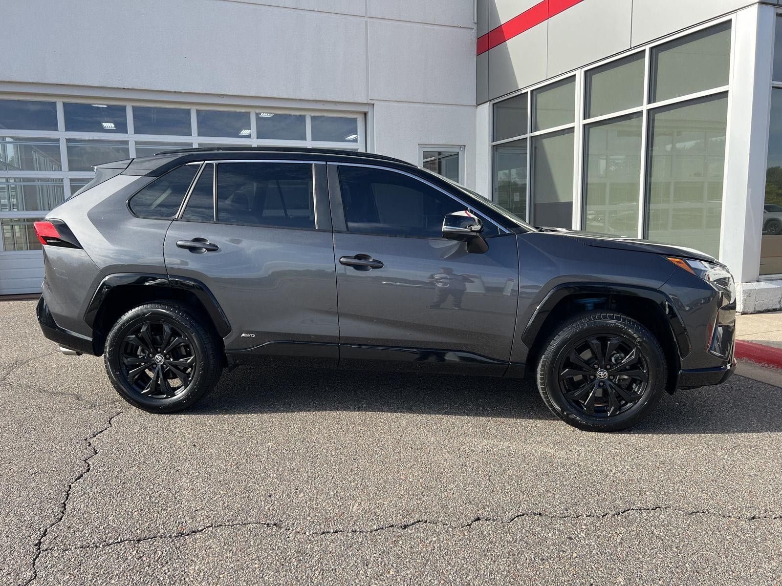 Used 2023 Toyota RAV4 XSE AWD/4WD image 6