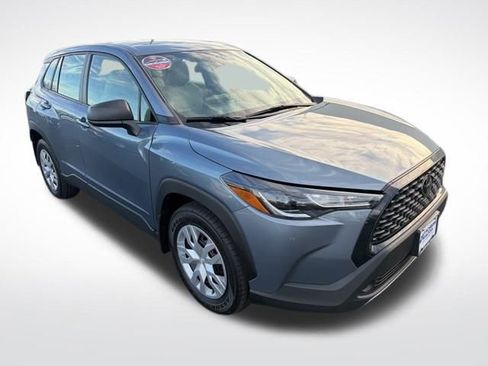 Used 2022 Toyota Corolla Cross L image 9