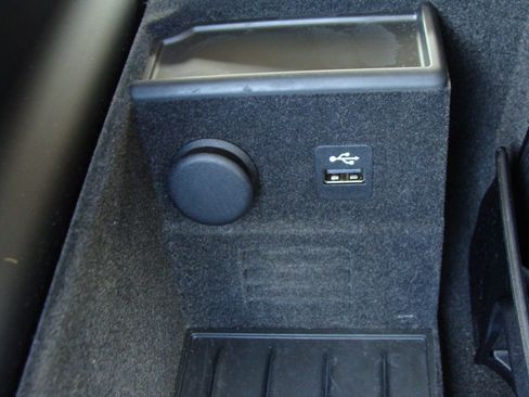 Used 2017 BMW 750i xDrive image 32