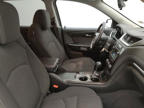 Used 2017 Chevrolet Traverse LT FWD image 21