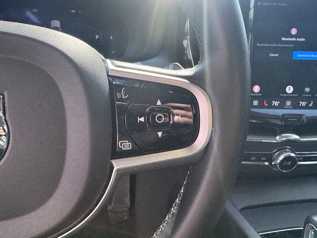Used 2025 Volvo XC60 B5 Plus AWD/4WD image 18