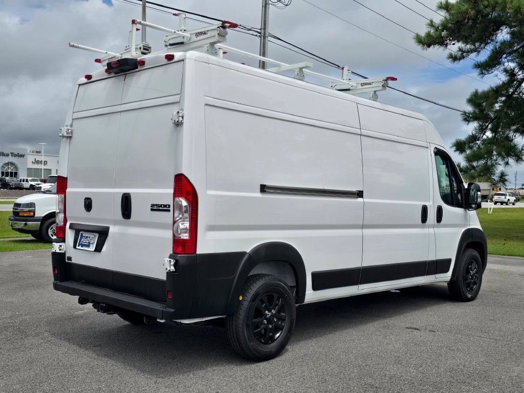 Used 2023 RAM ProMaster 2500 w/ Driver Convenience Group FWD image 5