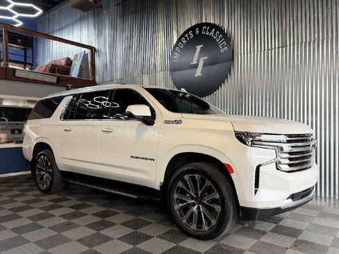 Used 2023 Chevrolet Suburban High Country AWD/4WD image 2