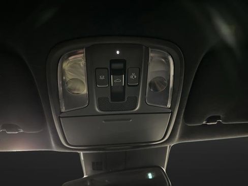 Used 2018 Kia Stinger GT2 image 26