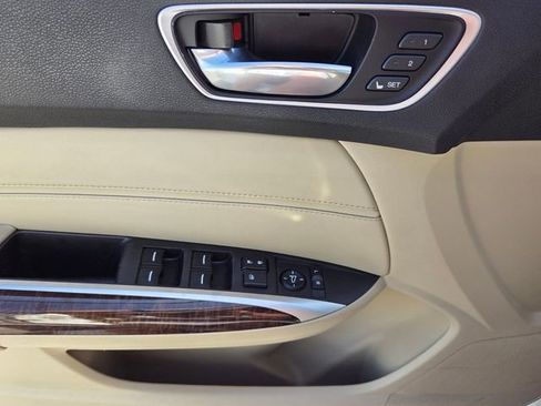 Used 2018 Acura TLX FWD image 31
