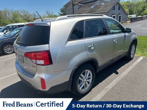 Used 2015 Kia Sorento LX FWD image 12