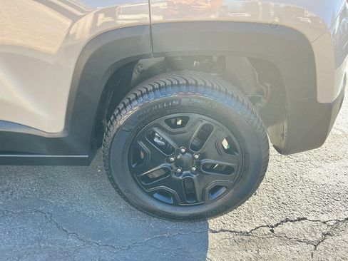 Used 2017 Jeep Renegade Trailhawk image 44