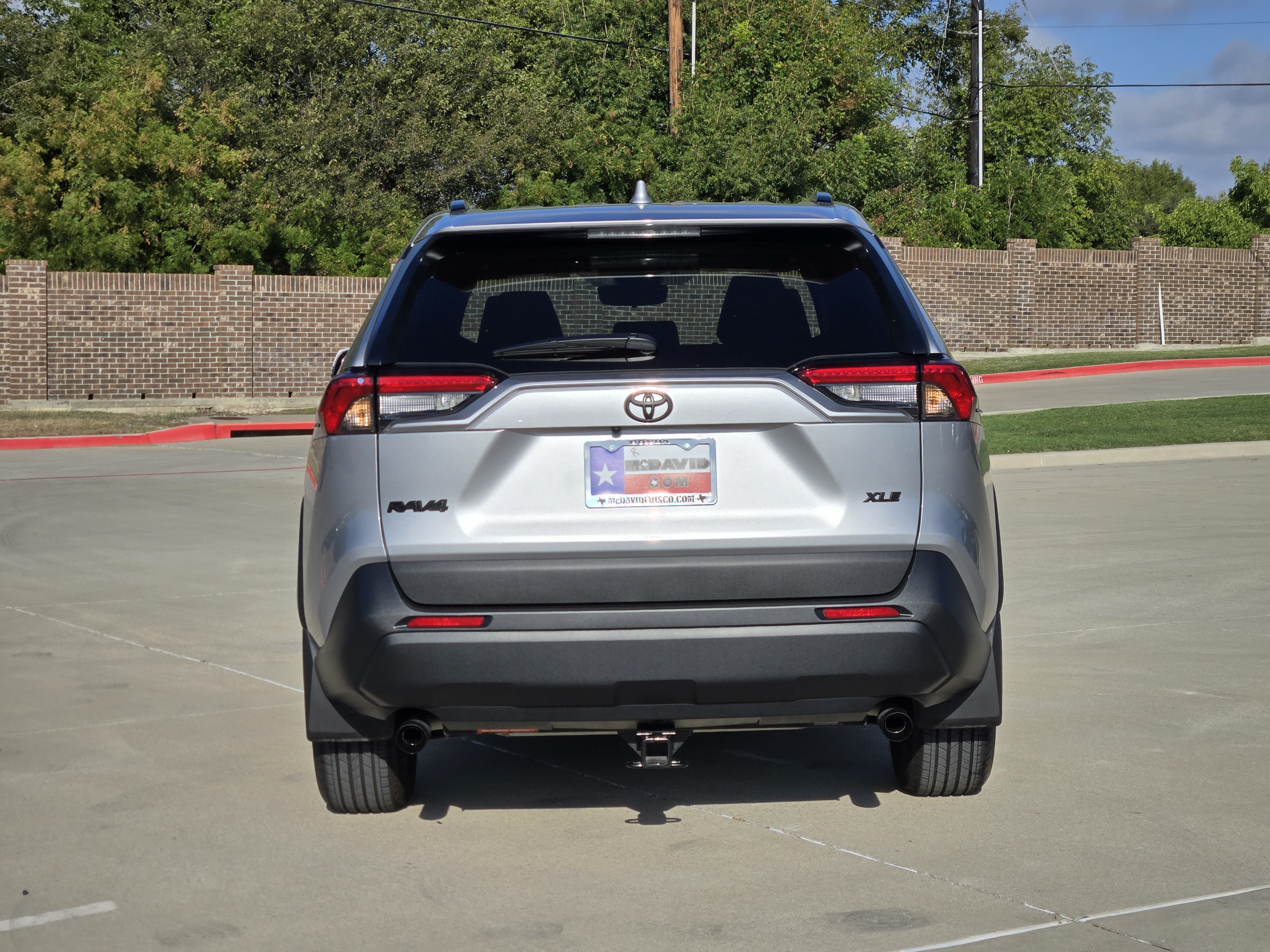Used 2024 Toyota RAV4 XLE w/ Convenience Package FWD image 7