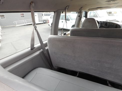 Used 2002 Ford E-350 and Econoline 350 XL image 19