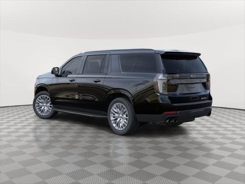 New 2026 Chevrolet Suburban RST image 3