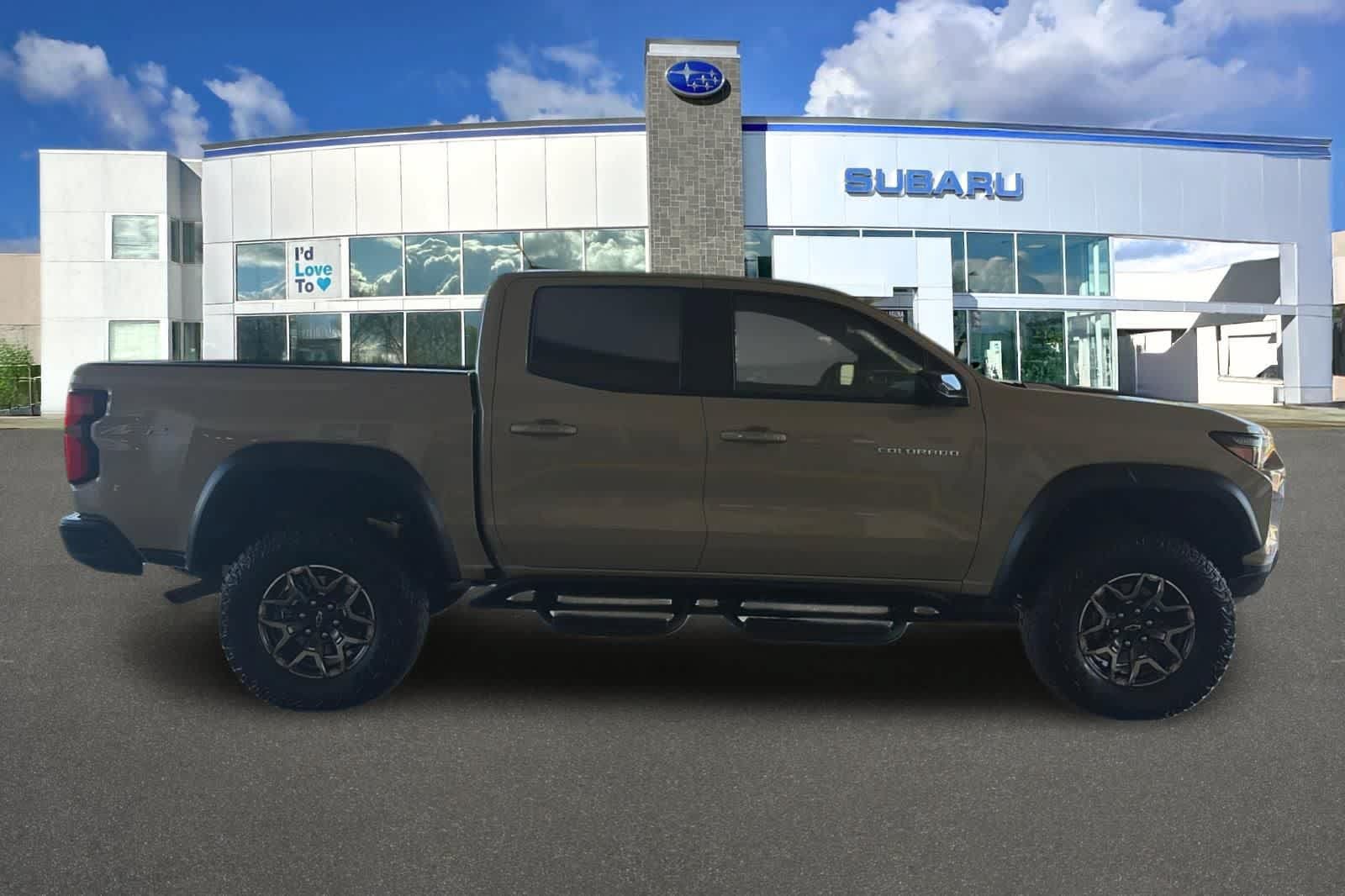 Used 2024 Chevrolet Colorado ZR2 w/ Technology Package AWD/4WD image 6