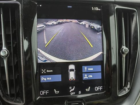 Used 2020 Volvo XC60 T5 Momentum w/ Protection Package Premier image 32