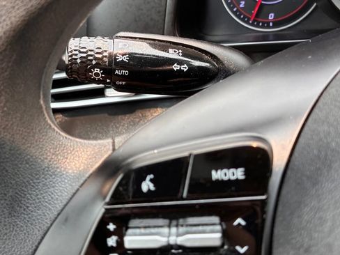 Used 2023 Hyundai Elantra SE FWD image 24