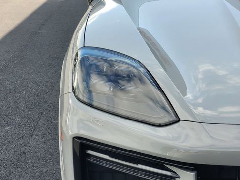 New 2025 Porsche Cayenne Turbo AWD/4WD image 12
