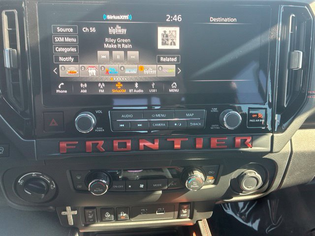 Used 2025 Nissan Frontier 4x4 Crew Cab image 41