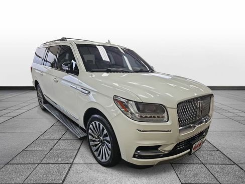 Used 2020 Lincoln Navigator L Reserve w/ Luxury Package AWD/4WD image 3