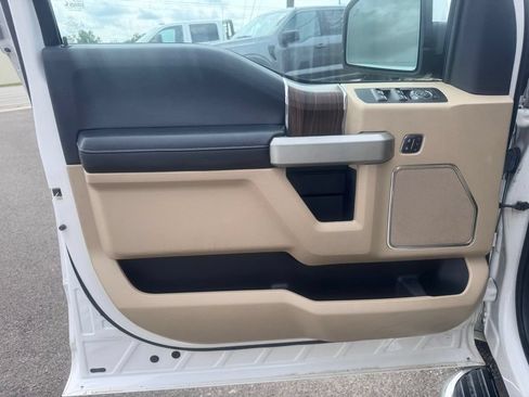 Used 2017 Ford F150 Lariat w/ Equipment Group 501A Mid RWD image 8