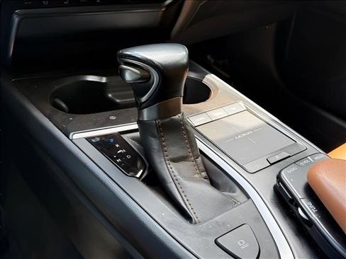 Used 2020 Lexus UX 200 w/ Premium Package FWD image 16
