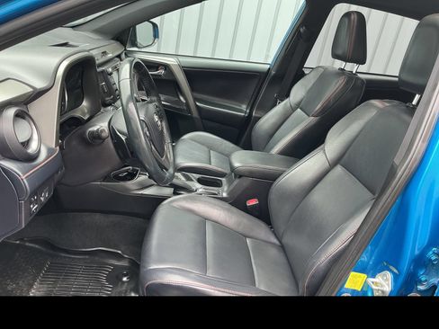 Used 2018 Toyota RAV4 SE w/ Power Extra Value Package AWD/4WD image 10
