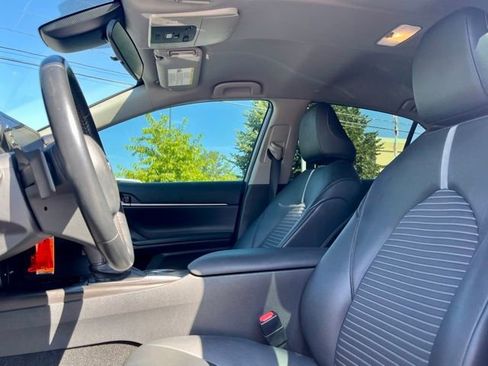 Used 2022 Toyota Camry SE image 20