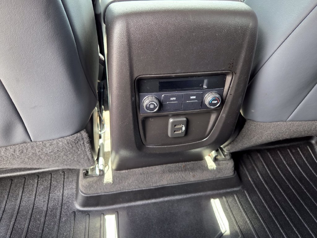 Used 2019 Buick Enclave Essence FWD image 15