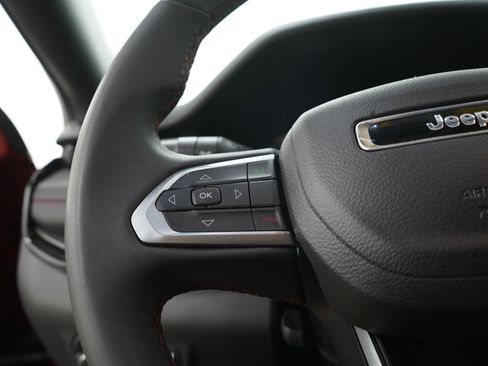 Used 2025 Jeep Compass Trailhawk AWD/4WD image 24