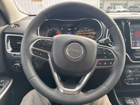 Used 2022 Jeep Cherokee Limited AWD/4WD image 34