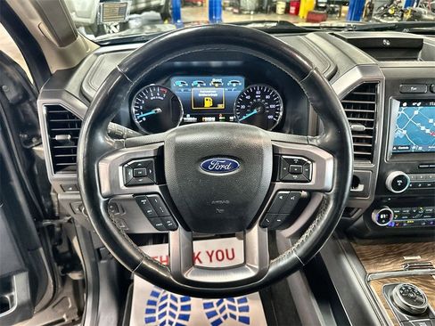 Used 2018 Ford Expedition Platinum image 17