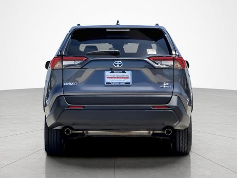 Certified 2021 Toyota RAV4 LE AWD/4WD image 4