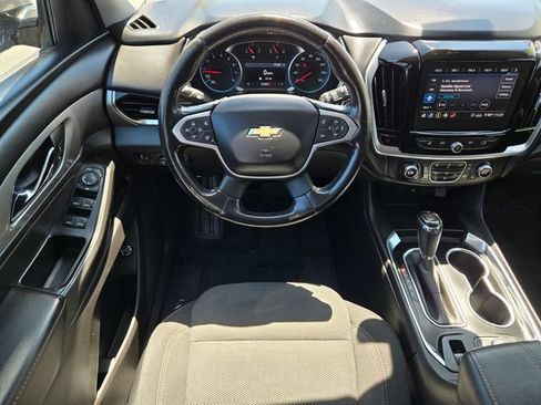 Used 2020 Chevrolet Traverse LT w/ Driver Confidence II Package AWD/4WD image 11