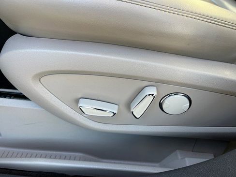 Used 2022 Lincoln Nautilus Reserve image 13