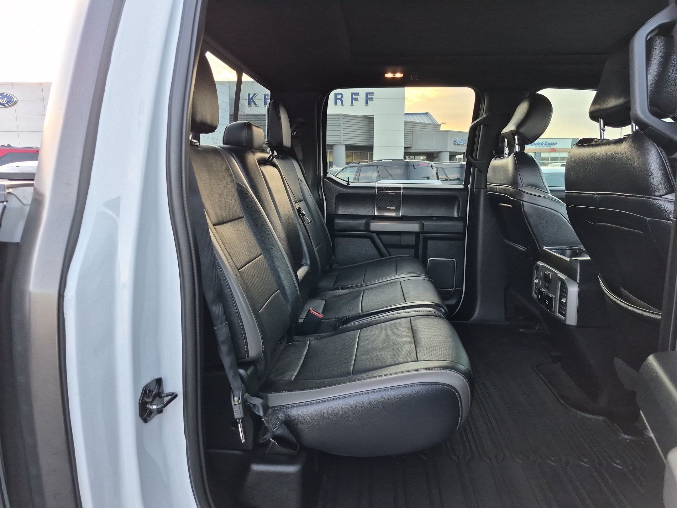 Used 2018 Ford F150 Raptor w/ Equipment Group 802A Luxury AWD/4WD image 32