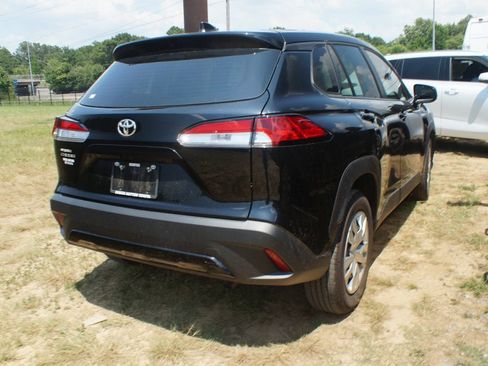 Used 2025 Toyota Corolla Cross L FWD image 4