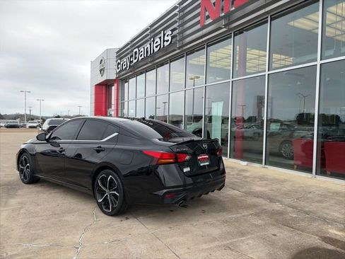 Used 2024 Nissan Altima 2.5 SR w/ SR Premium Package image 2