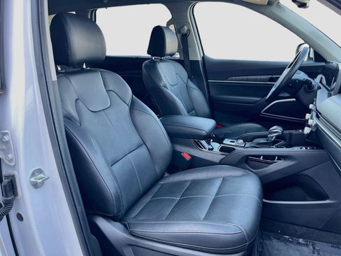 Certified 2023 Kia Telluride EX w/ EX Captain's Chair Package FWD image 34