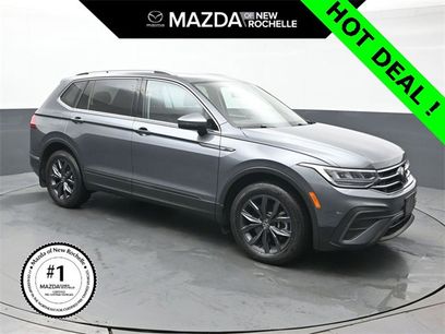 Used 2022 Volkswagen Tiguan SE w/ Panoramic Sunroof Package