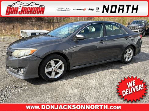 Used 2013 Toyota Camry SE image 1