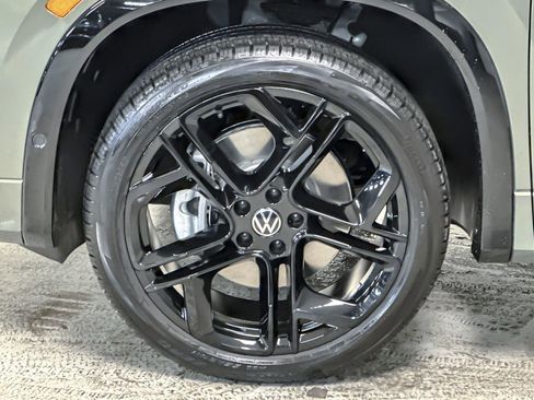 New 2026 Volkswagen Tiguan SE R-Line image 24