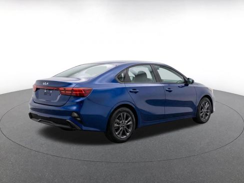 Used 2024 Kia Forte LXS FWD image 9
