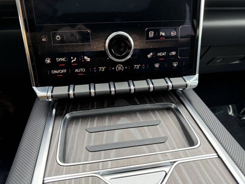 Used 2024 GMC Sierra EV Denali image 20