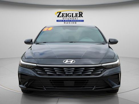 Certified 2024 Hyundai Elantra SEL w/ Convenience Package FWD image 2