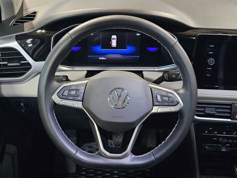 Used 2025 Volkswagen Taos SE w/ Panoramic Sunroof Package AWD/4WD image 20