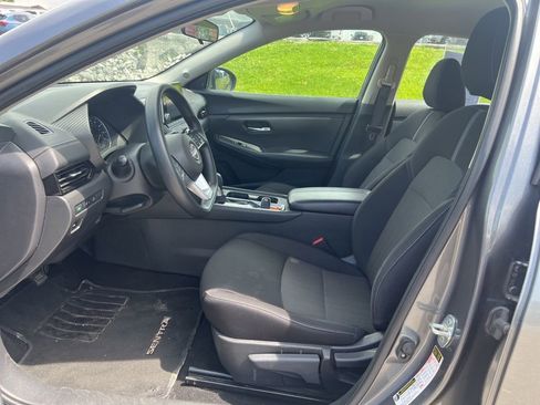 Used 2024 Nissan Sentra SV FWD image 6