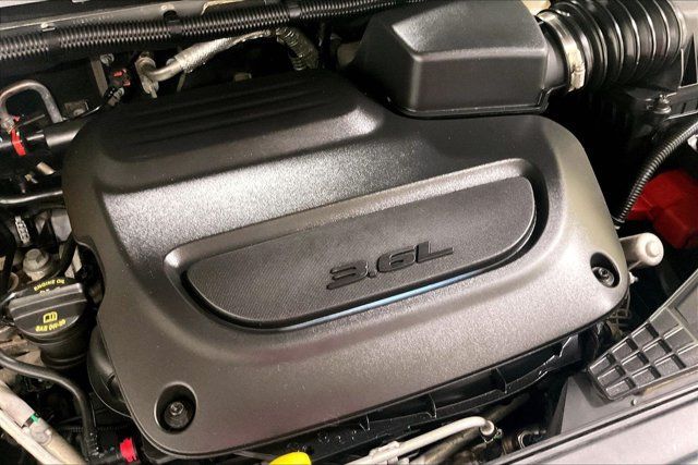 Used 2022 Chrysler Pacifica Touring-L FWD image 32