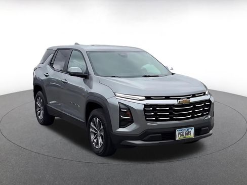 Used 2025 Chevrolet Equinox LT FWD image 3