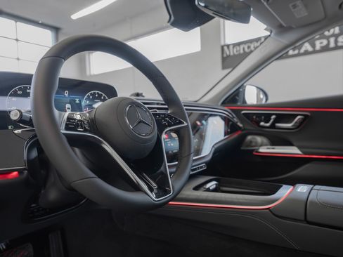 Used 2025 Mercedes-Benz E 450 4MATIC All-Terrain Wagon image 6