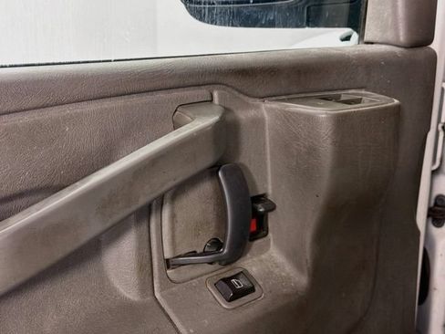 Used 2018 GMC Savana 2500 w/ Driver Convenience Package RWD image 18