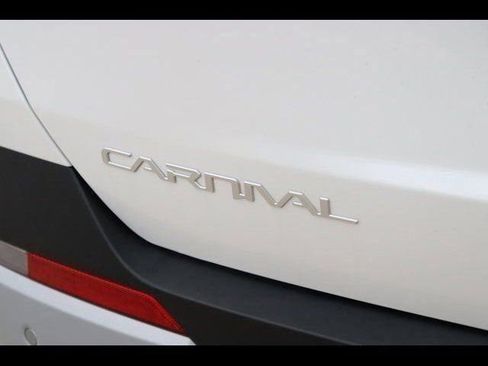 New 2026 Kia Carnival EX image 10