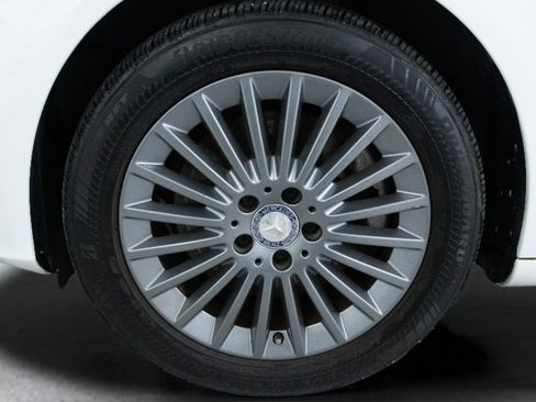 Used 2015 Mercedes-Benz C 300 4MATIC Sedan image 9